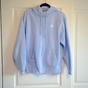 NIKE Sportswear Club Fleece Periwinkle
Size: Medium